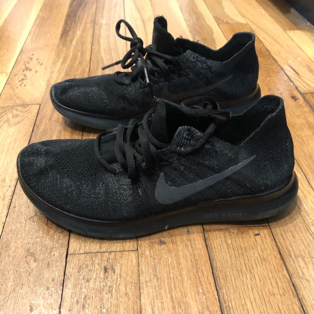 Nike Free RN Flyknit Sneakers